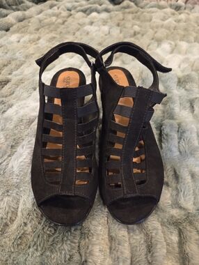 EUROSOFT by SOFFT Sofft Vesta Suede Block Heel Sandals